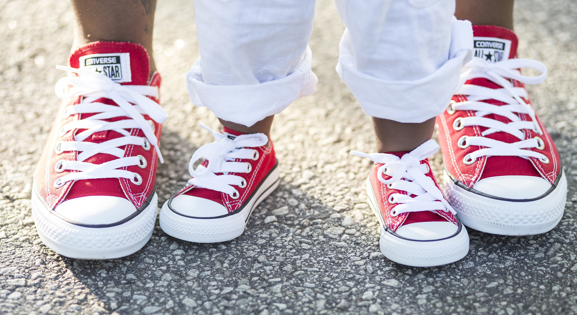 Educatia copilului nu este o alegere intre a-l "cocolosi" si a ne "sti de frica"